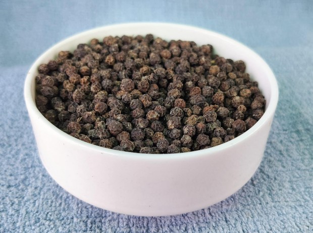 Black pepper powder